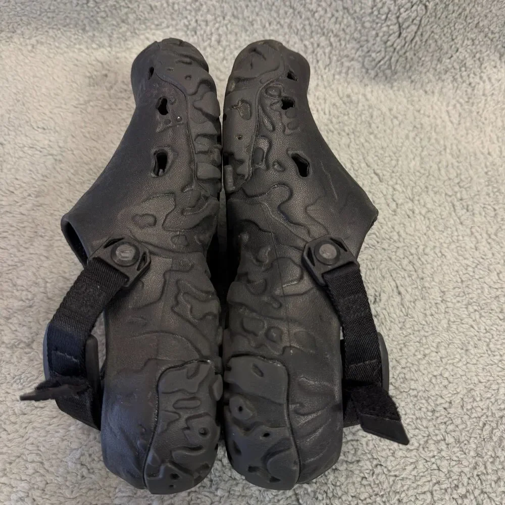 CROCS All-Terrain Atlas Clog Mens 11 Black Sandals 208391-060 Outdoor Rugged MTN